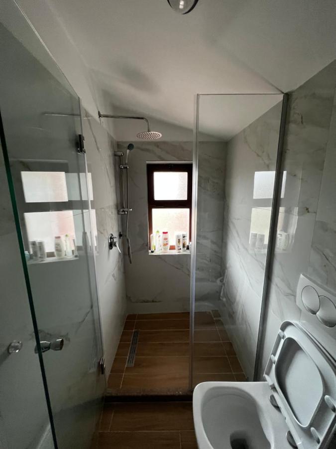 Retreat In The Centre Of Korce Apartment Ngoại thất bức ảnh
