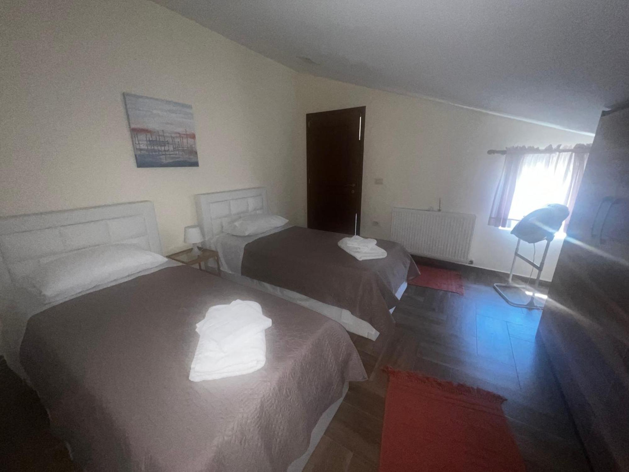 Retreat In The Centre Of Korce Apartment Ngoại thất bức ảnh